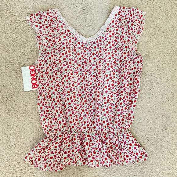 Flower Patterned Top With Ruffled Stitch - Picture 2 of 5